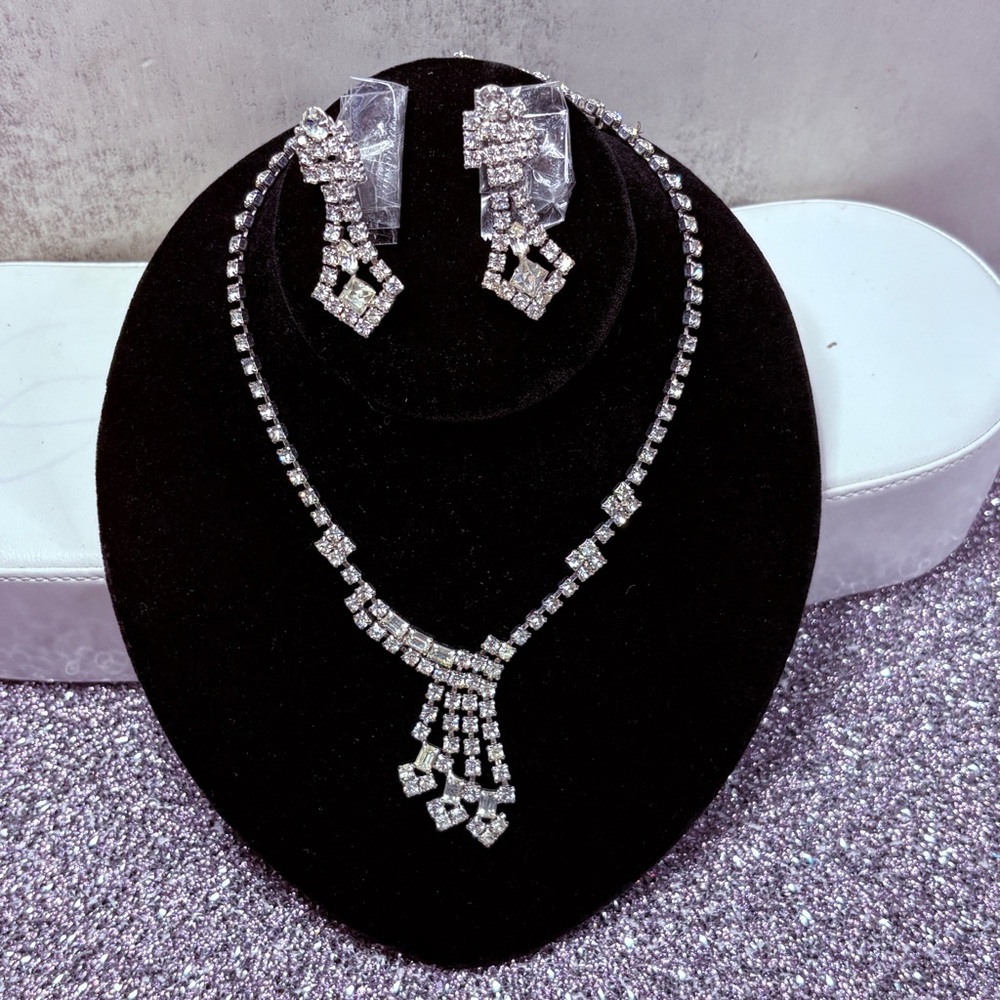 Vintage 1950’ Silver Crystal Drop Necklace and Earring Set All Rhinestones Per